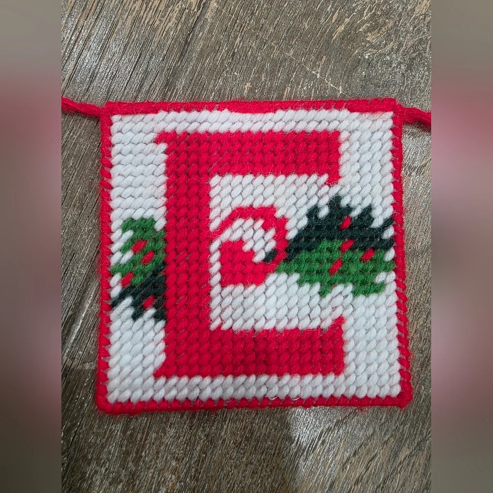 Vintage Christmas NOEL Needlepoint Plastic Wall Door Mantle Hanging Garland